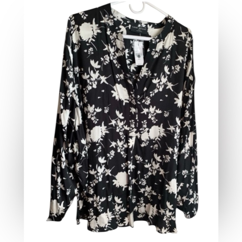 NWT Lane Bryant Plus Size 26/28W Black and white top
